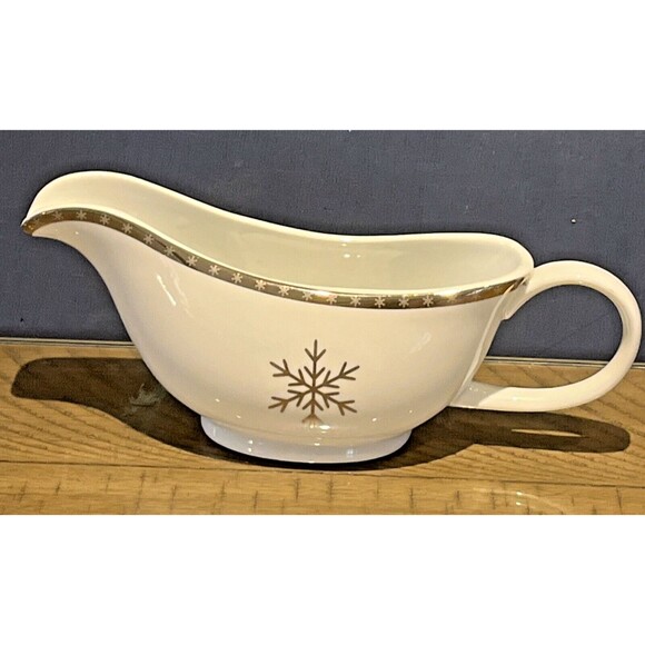 Target FIRST FROST 12oz Footed Gravy Boat Silver Snowflake Holiday 2010 Mint - Picture 4 of 8